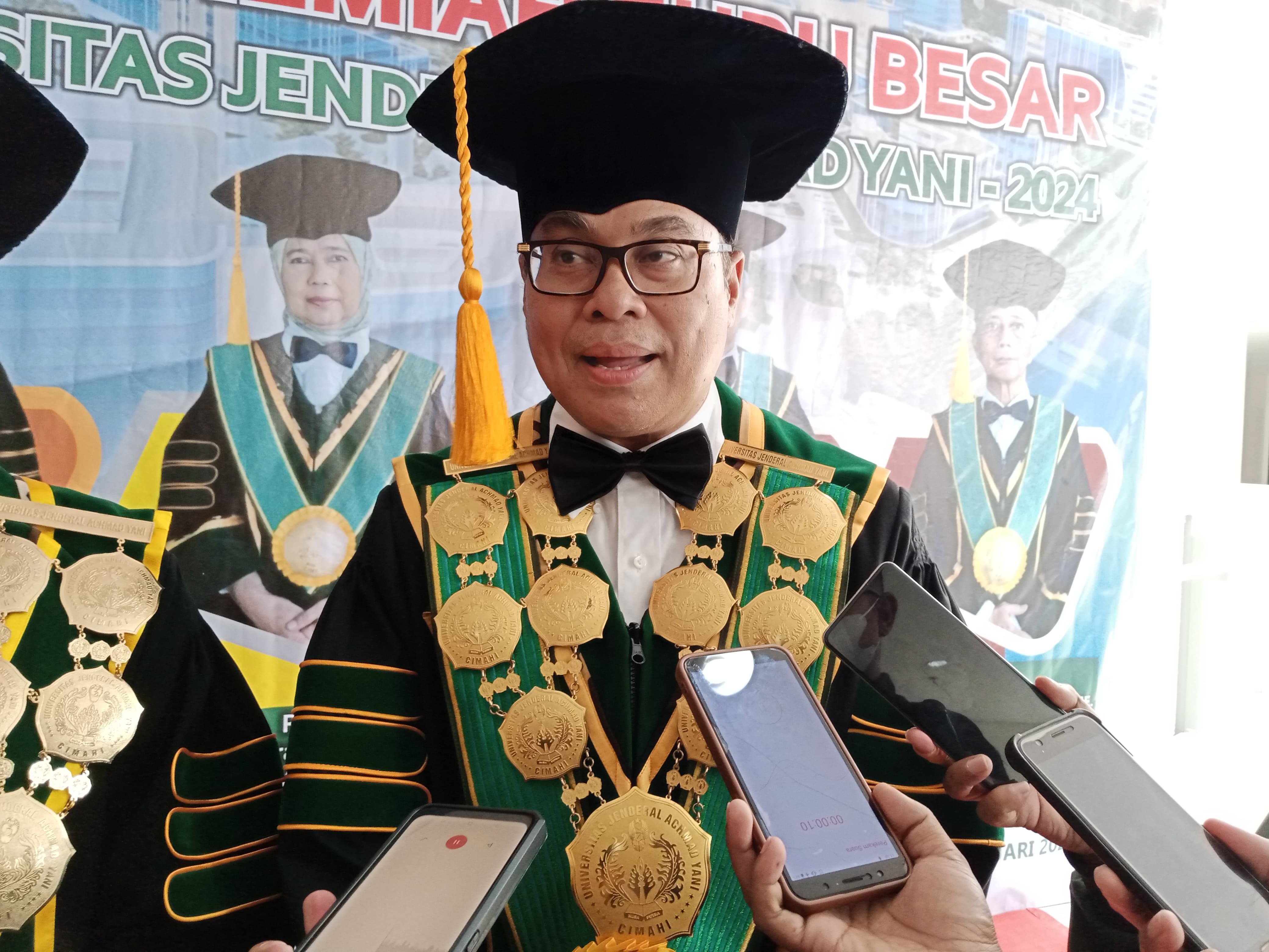 Unjani Cimahi Kukuhkan Empat Guru Besar, Prestasi Baru dalam Satu Dekade