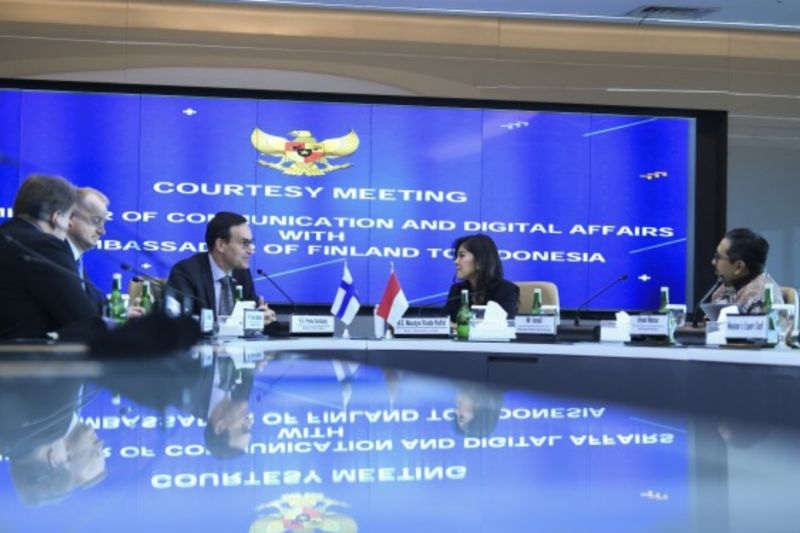 Menkomdigi Meutya Hafid Bahas Kerja Sama Digital dengan Dubes Finlandia  