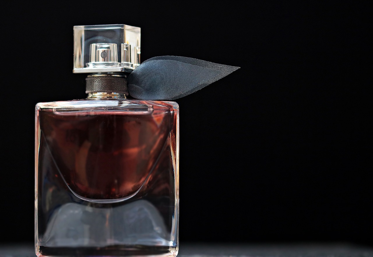10 Rekomendasi Parfum di Bawah 50 Ribu yang Wanginya Tahan Lama, Doi Dijamin Mepet Terus!