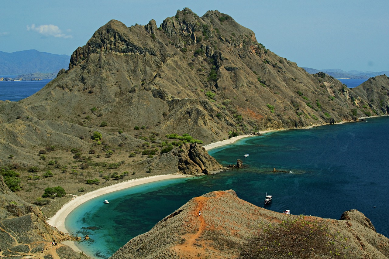 Menikmati Pesona Alam  Labuan Bajo, Keindahan yang Tidak Ada Batasnya di Ujung Nusa Tenggara