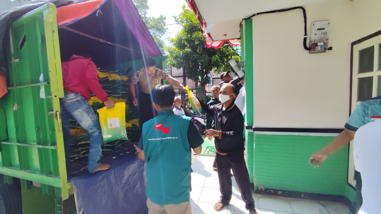 Gebyar 120 Ton Beras Didistribusikan di Kabupaten Bandung, Harga Cuma Rp 60.000 per 5 Kg