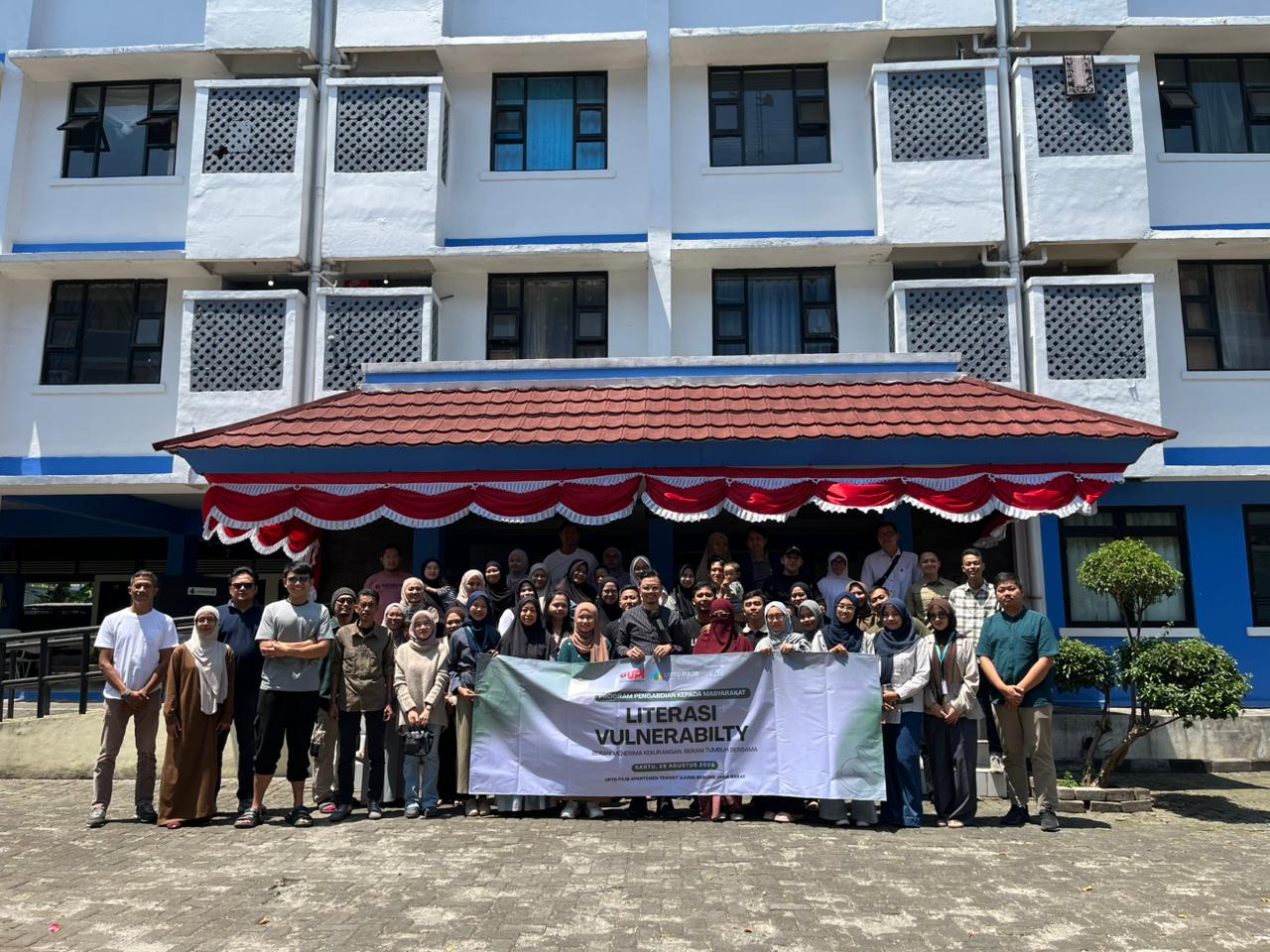 Tim PKM Psikologi Pendidikan SPs UPI Dorong Ibu di Ujung Berung Berani Terbuka Lewat Literasi Vulnerability