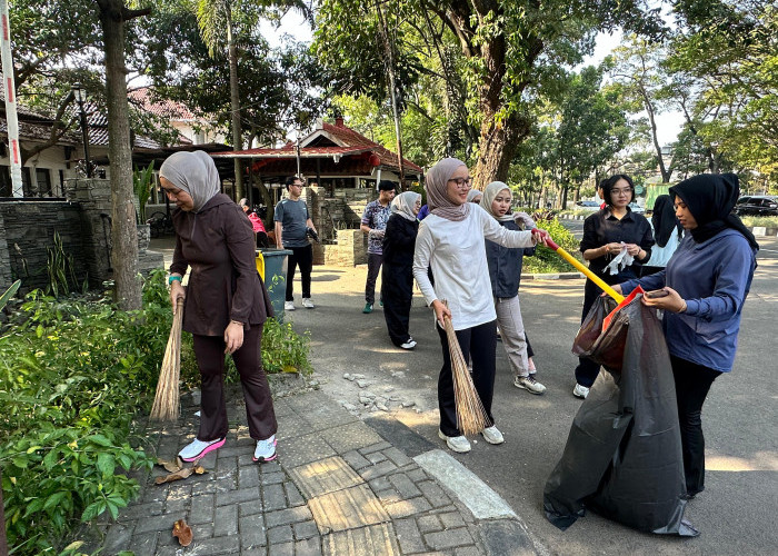 Jumat Bersih Perkuat Budaya Kerja Sehat dan Kolaboratif di PLN Icon Plus Jawa Barat