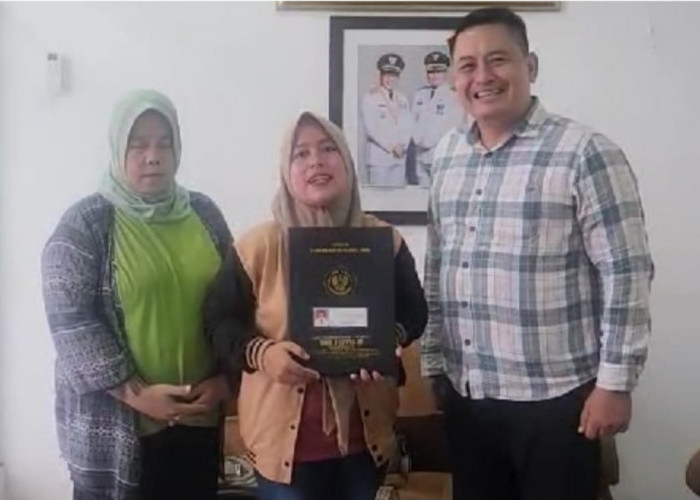 Alhamdulillah! Camat Majalaya Serahkan Ijazah Siswa yang Tertahan Akibat Menunggak