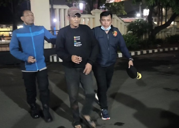 Polsek Cileungsi Tangkap Sopir Angkot yang Nge-fly Saat Berkendara