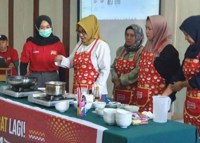 Poltekesos Berikan Pelatihan Kewirausahaan Mi kepada Warga di Lima Kabupaten dan Kota di Jawa Barat