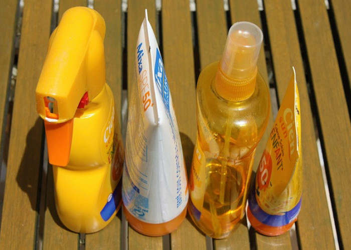 5 Rekomendasi Sunscreen untuk Kulit Berminyak Harga 50 Ribuan, Ada Sensasi Dingin di Wajah ? Harus Dicoba!