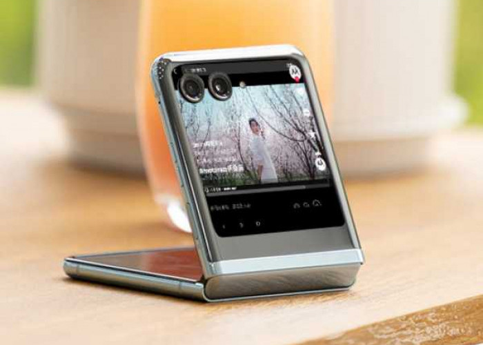 Motorola Razr 40 Ultra Hadir dengan Desain Cantik Elegant, Bakal Jadi Pesaing Samsung Galaxy Z Flip4?
