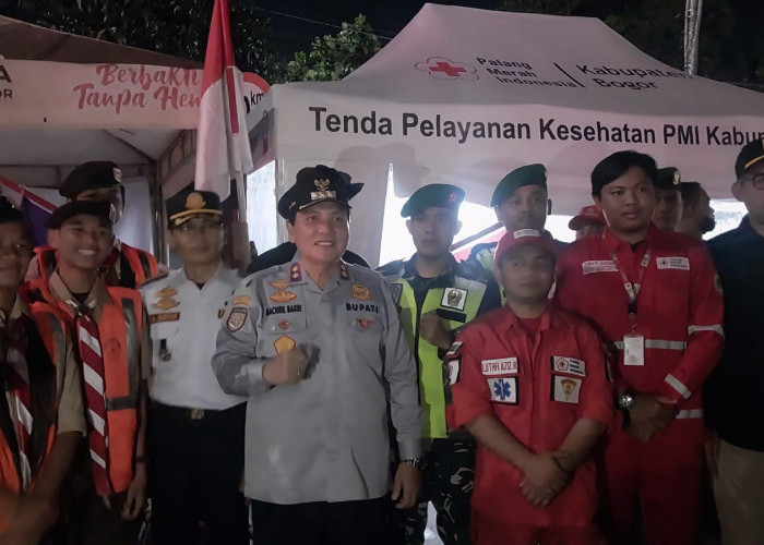 Pj Bupati Bogor Tinjau Langsung Pos Pengamanan Malam Pergantian Tahun di Simpang Gadog