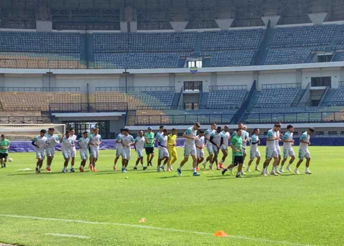 Pelatih Persib Bicara Opsi Lakukan ‘Heavy Rotation’ untuk Laga Melawan Madura United