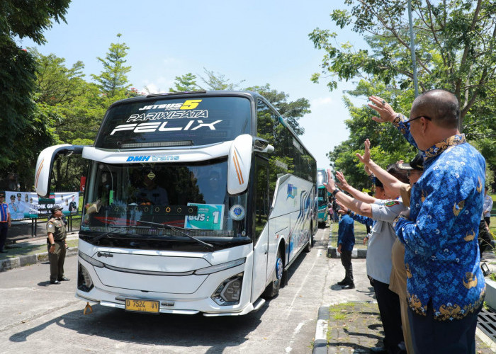 Kang DS Lepas 14 Bus Mudik Gratis, Angkut 700 Pemudik ke Jawa Tengah