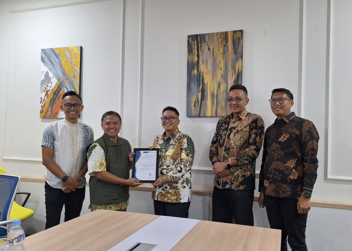 Perumda Pasar Tohaga Terima Award dari IPB: Inovasi Digital Lewat Aplikasi Tupai