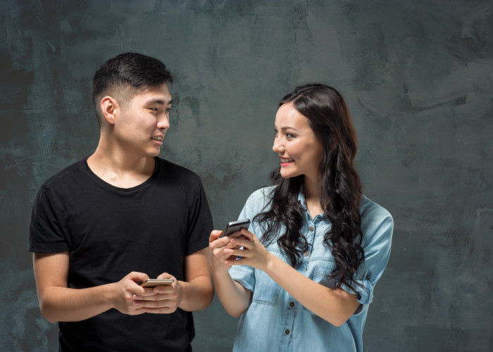 10 Cara Menjaga Komunikasi Agar Tetap Baik Bersama Pasangan, Tips Hubungan Langgeng!