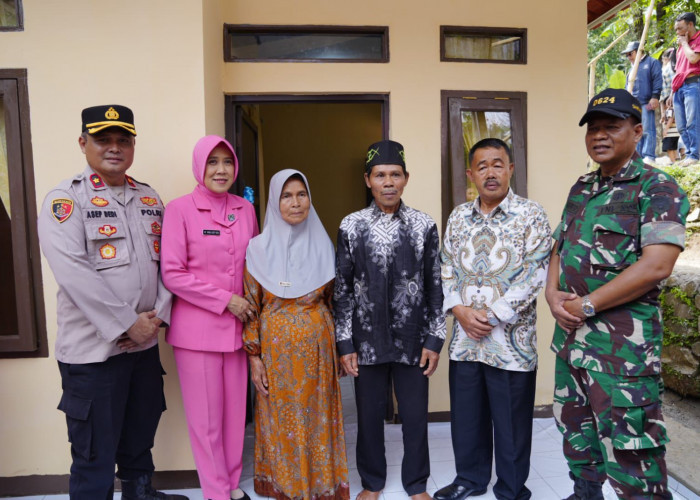 Wujud Nyata Polri Presisi, Polsek Pameungpeuk Resmikan Rumah Layak Huni di Arjasari 