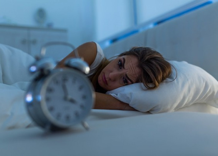 10 Cara Mengatasi Overthinking Sebelum Tidur, Mudah Dilakukan!
