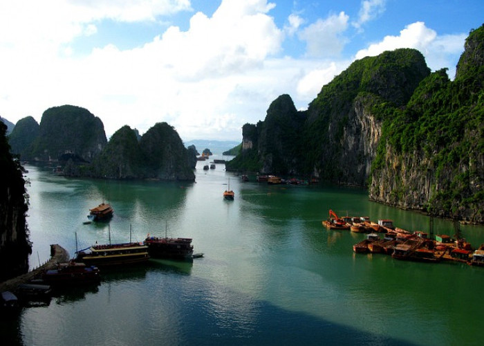  10 Destinasi Wisata Vietnam dengan Keindahan Alam dan Sejarah yang Memikat!   