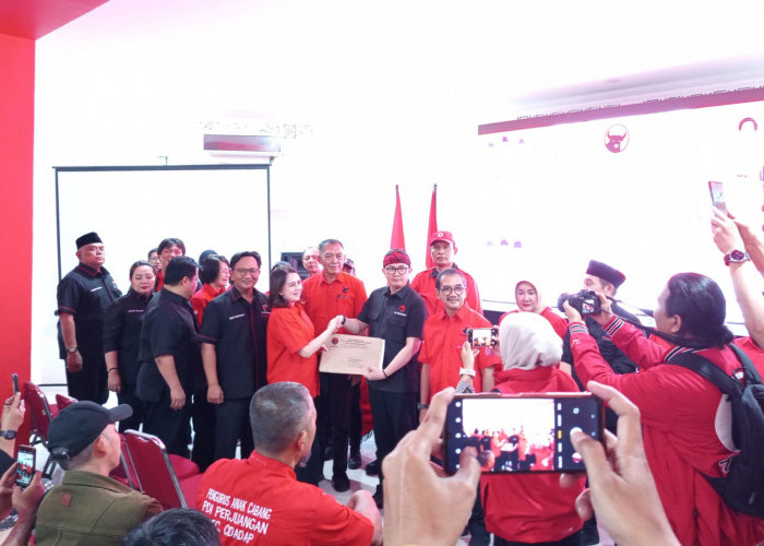 Terima SK Kepengurusan, Andri Gunawan CS Siap Perkuat Kader Rebut Kursi Balai Kota Bandung