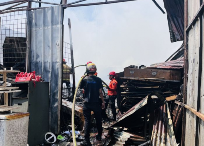 Tujuh Mobil Pemadam Kebakaran Dikerahkan untuk Menangani Kebakaran Toko dan Rumah di Bogor