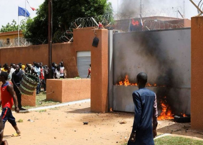 Junta Militer Niger Putuskan Aliran Listrik dan Pasokan Air ke Kedutaan Prancis