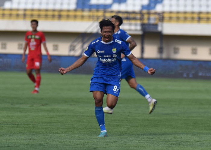 Hasil Liga 1 Hari Ini: Persib Jadi Pawang Pertama, Persebaya Akhirnya Kalah