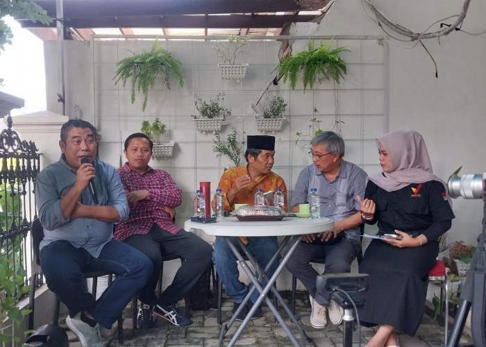 Pengamat: Masyarakat Mau Percaya Lembaga yang Mana?
