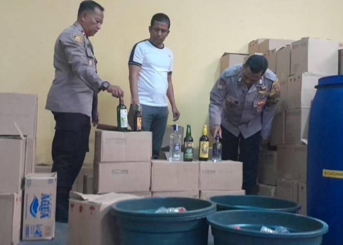 Rumah Produksi Miras Oplosan di Baleendah Digerebek, Polisi Sita Ribuan Botol Siap Edar