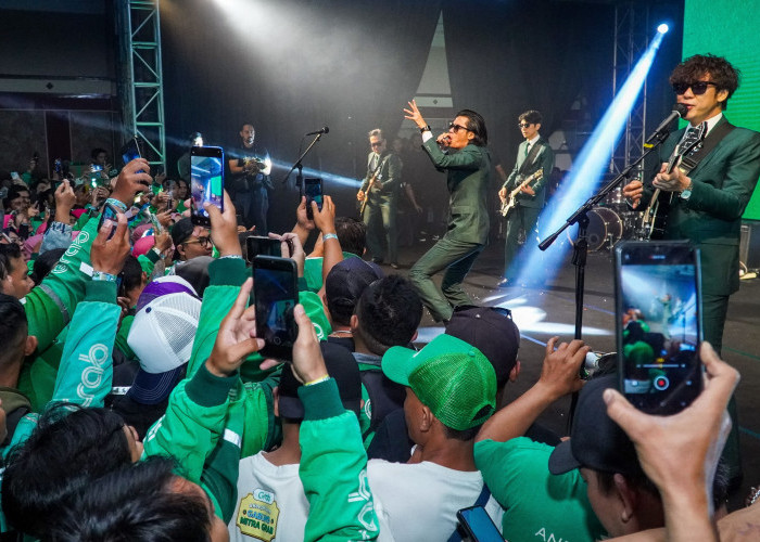 Lebih dari 1.000 Mitra Grab di Bandung dan Keluarganya Nikmati Meriahnya Acara HAJATAN Grab