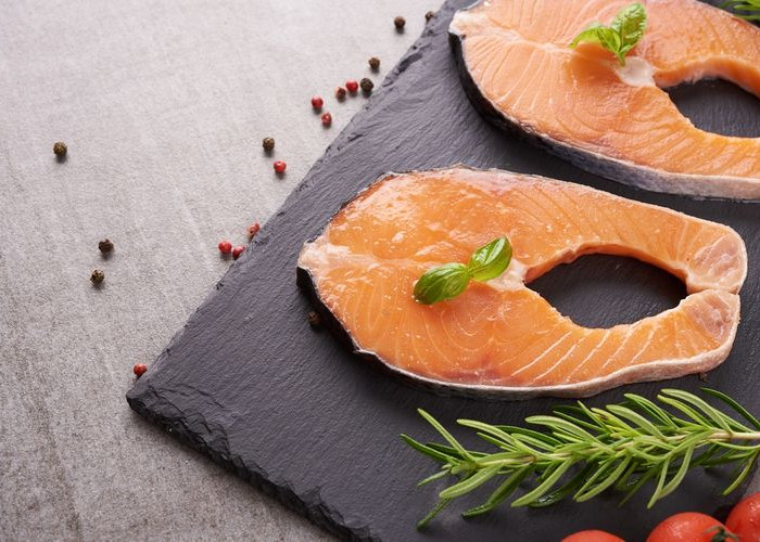 5 Manfaat Ikan Salmon Untuk Kesehatan Bayi, Baik untuk Menu MPASI !