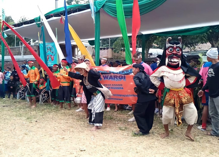 Perdana Digelar Dalam Sejarah, Festival Seni Benjang Kabupaten Bandung Berlangsung Meriah 