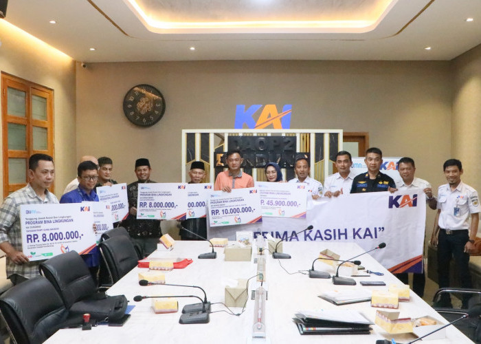 PT KAI Daop 2 Bandung Kembali Serahkan Bantuan TJSL Bina Lingkungan Sebesar Rp120.778.500