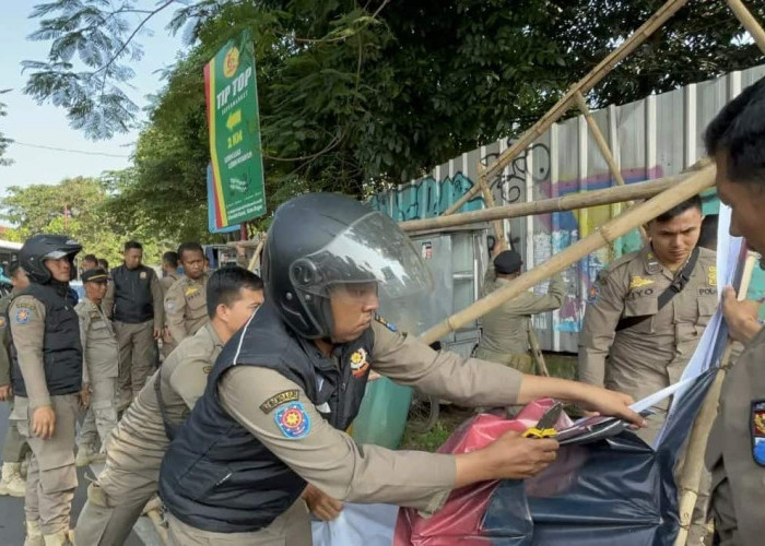 Pemkot Bogor Tertibkan Ratusan Spanduk Bacawalkot yang Tidak Berizin