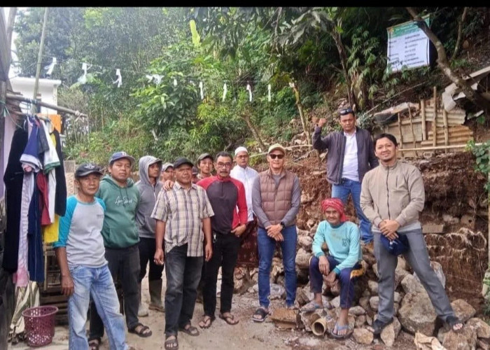 Melalui Program e Pokir, DPRD Kabupaten Bandung Fasilitasi Pembangunan TPT di Kecamatan Cicalengka 