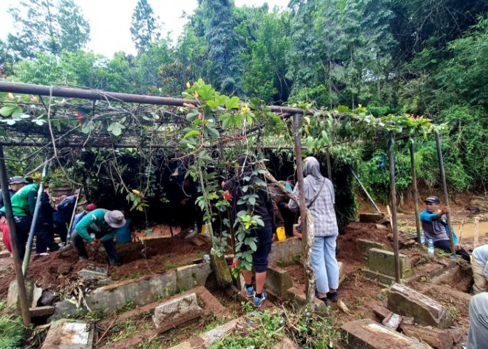 Pemkot Bandung Relokasi 20 Makam Terdampak Tanggul Jebol di TPU Cikutra