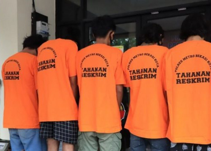 Lima Bobotoh Persib Pakai Baju Oranye Saat Tidak Jadi Tawuran dengan JakMania