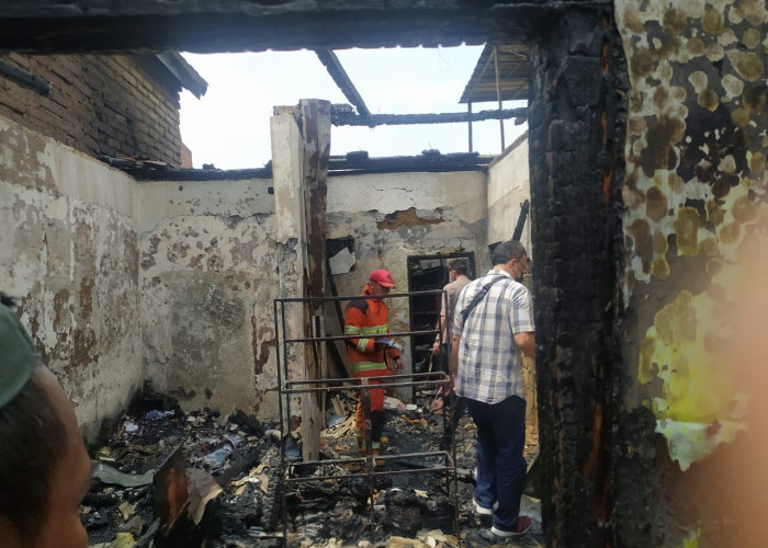 Kebakaran Hanguskan Dua Rumah di Kampung Sudimampir Padalarang, Satu Orang Tewas