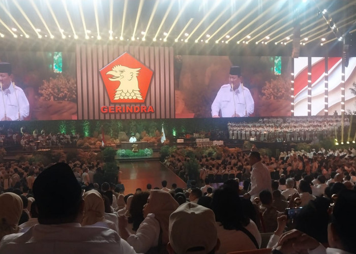 Prabowo Subianto Teriak 'Hidup Jokowi' di Hadapan Ribuan Kader Partai Gerindra