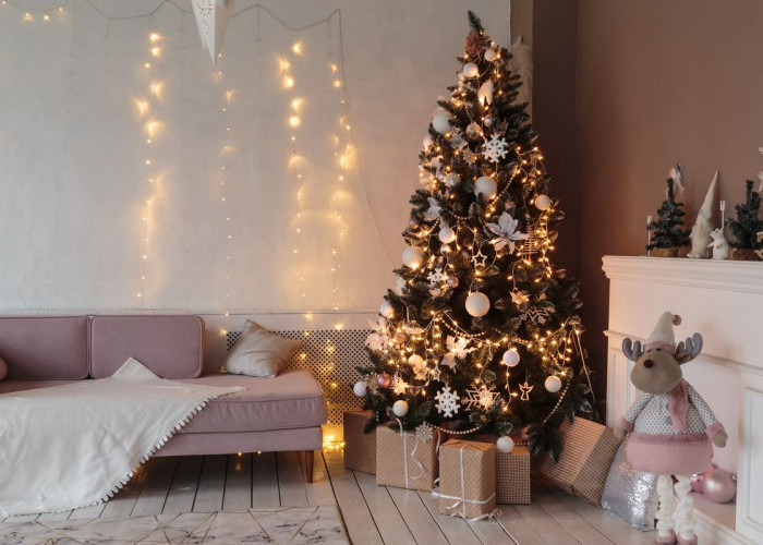10 Ide Kreatif Menghias Pohon Natal yang Bisa Dicoba Tahun Ini