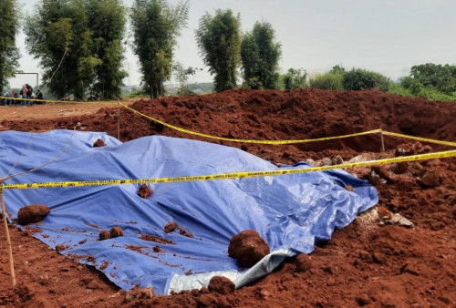 Viral, Temuan Ratusan Paket Sembako Dikubur di Lapangan, Diduga untuk Warga Luar Jawa