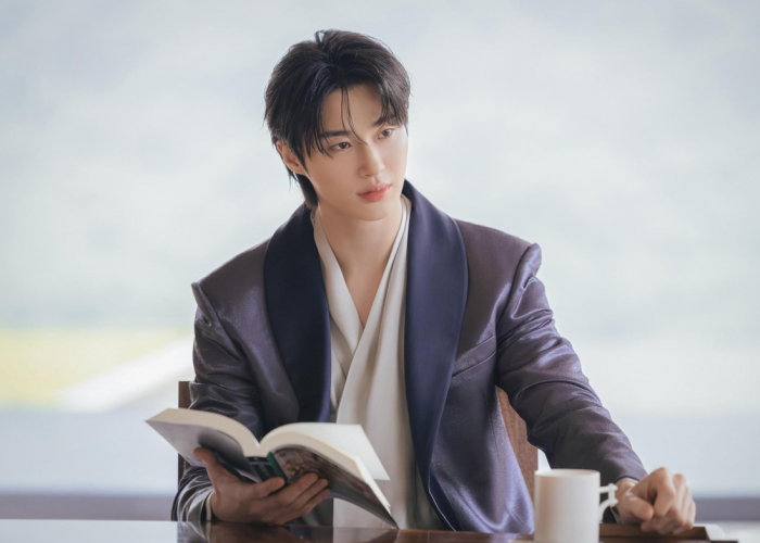    Wajib Nonton! 10 Film dan Drama Terbaik Byeon Woo Seok, Terbaru Perfect Crown