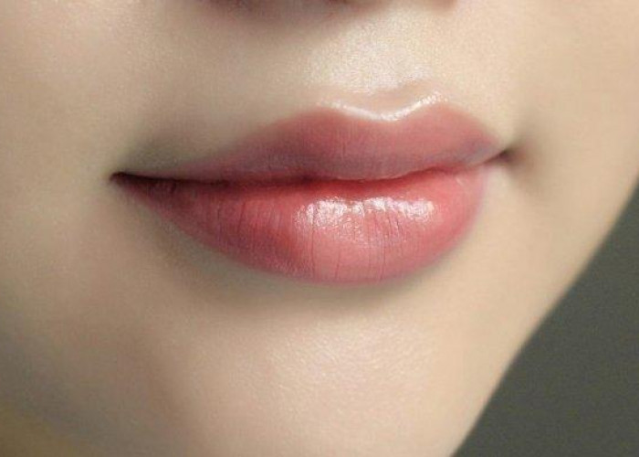 8 Bahan Alami yang Bisa Memerahkan Bibir Hitam Secara Alami, Simak Penjelasannya Berikut Ini!