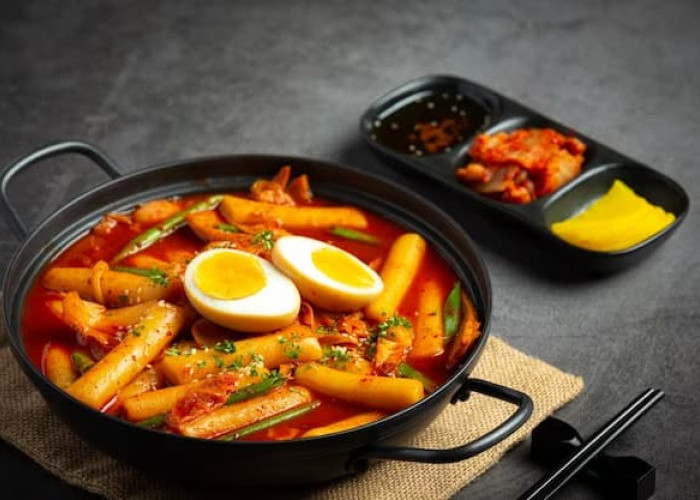 Cara Membuat Tteokbokki Sederhana: Nikmati Kelezatan Makanan Korea dengan Resep Mudah