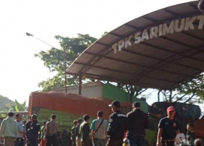 Supir Armada Pengangkut Sampah se-Bandung Raya Demo Tuntut TPA Sarimukti Tuntaskan Hambatan
