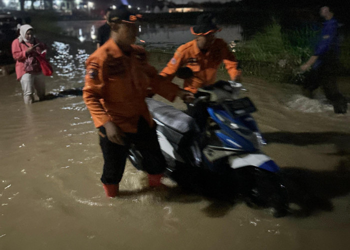 Kali Cikarang Meluap, Tanggul Sepanjang 30 Meter Jebol di Klapanunggal Bogor