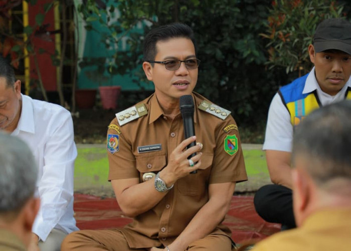 Bupati KDS bersama Warga Tasyakur Binikmat Program Normalisasi Sungai Cisungalah Solokanjeruk