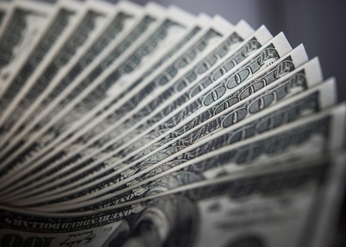 Kurs Dolar AS Hari Ini Tembus Rp17.000, Cek Rincian Terbarunya
