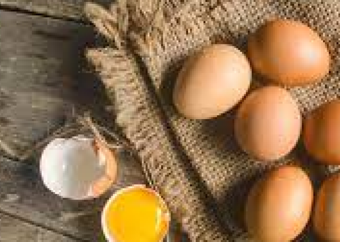 Harga Telur Ayam Melonjak, Pedagang: Barangnya Sulit