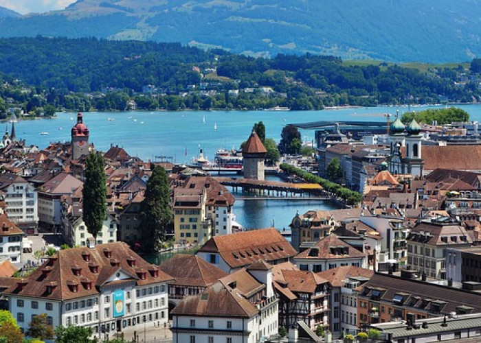 10 Destinasi Wisata Alam dan Budaya Swiss yang Memukau dengan Keindahan Menakjubkan!   