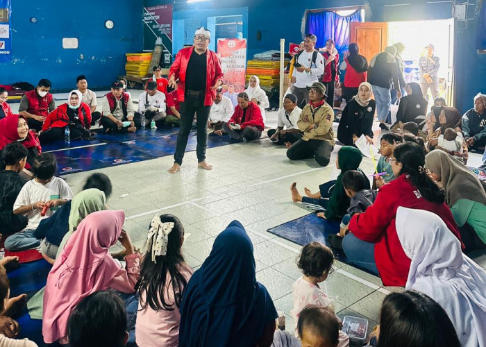 DPC PDI Perjuangan KBB dan Yayasan PNI Buka Layanan Laundry Gratis di Lokasi Longsor Pasirlangu