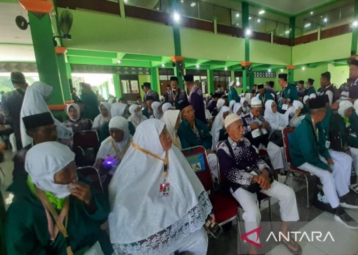 PPIH Embarkasi Solo Menyambut Kedatangan Rombongan Jamaah Calon Haji Asal Kabupaten Temanggung