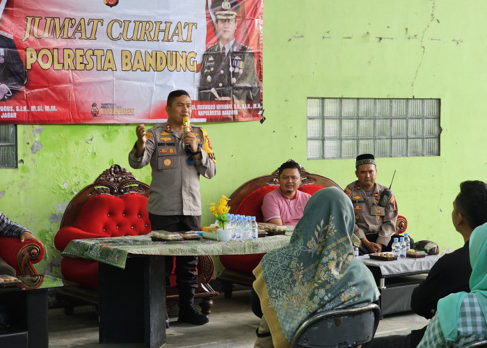 Jumat Curhat, Polresta Bandung Tampung Curhatan Warga di Aula Desa Tanjungsari Kecamatan Cangkuang